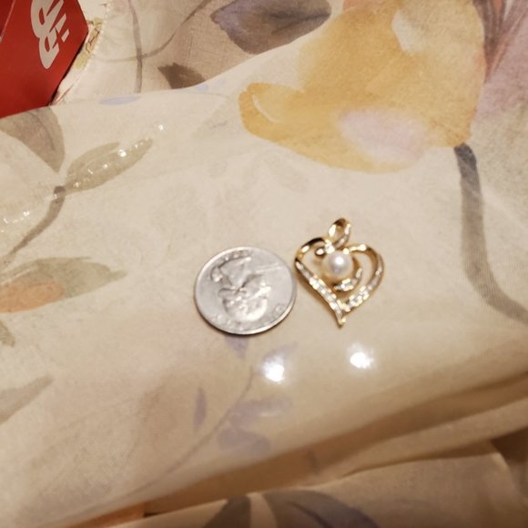 Pearl and diamond heart pendant - Picture 3 of 4